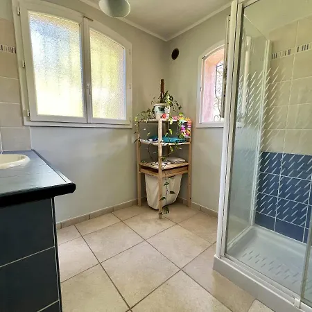 Maison De 2 Chambres Avec Jardin Clos Et Wifi A Raphael A 4 Km De La Plage 別荘